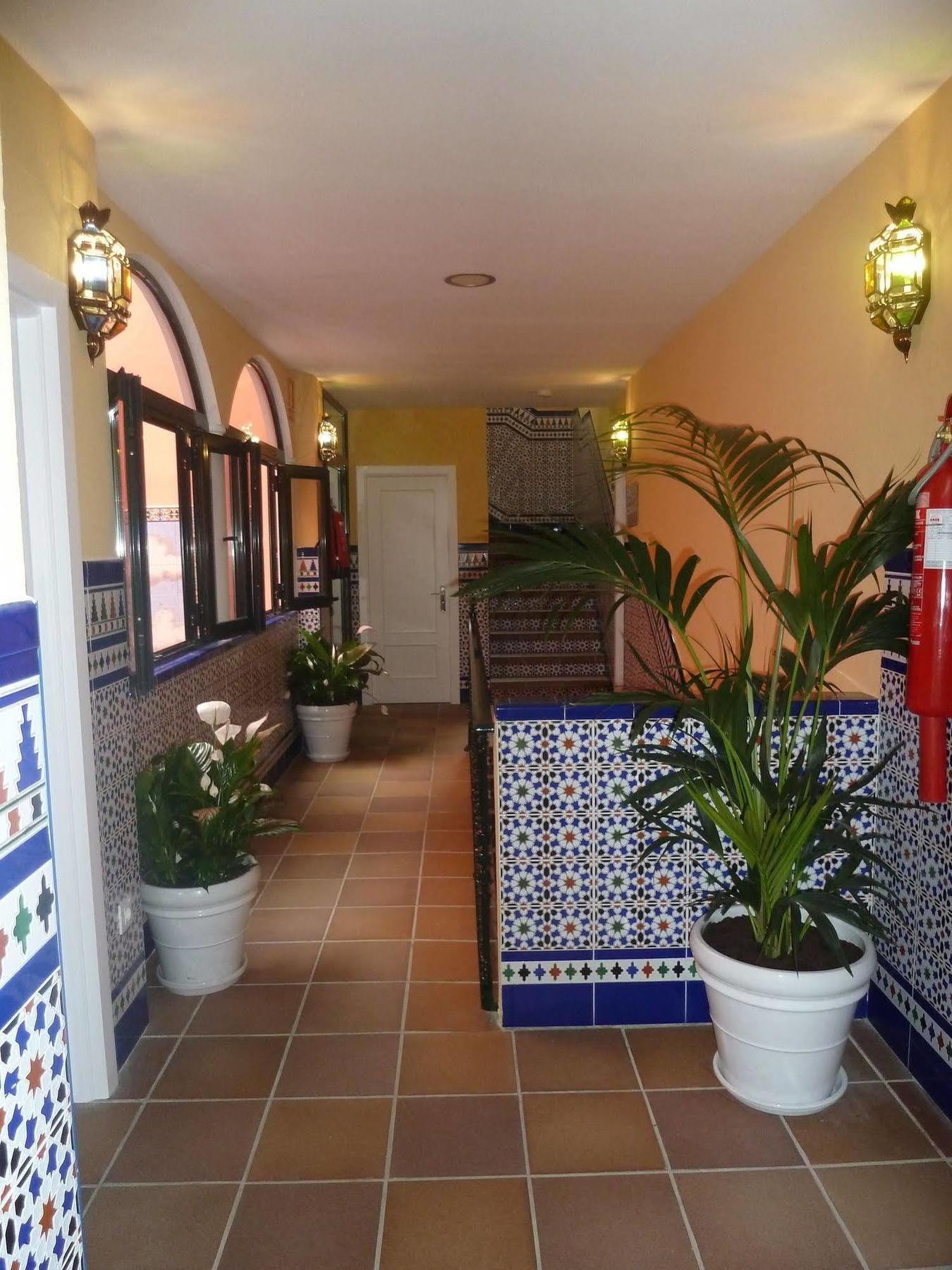 Hotel Dona Lina Sevilla Dış mekan fotoğraf