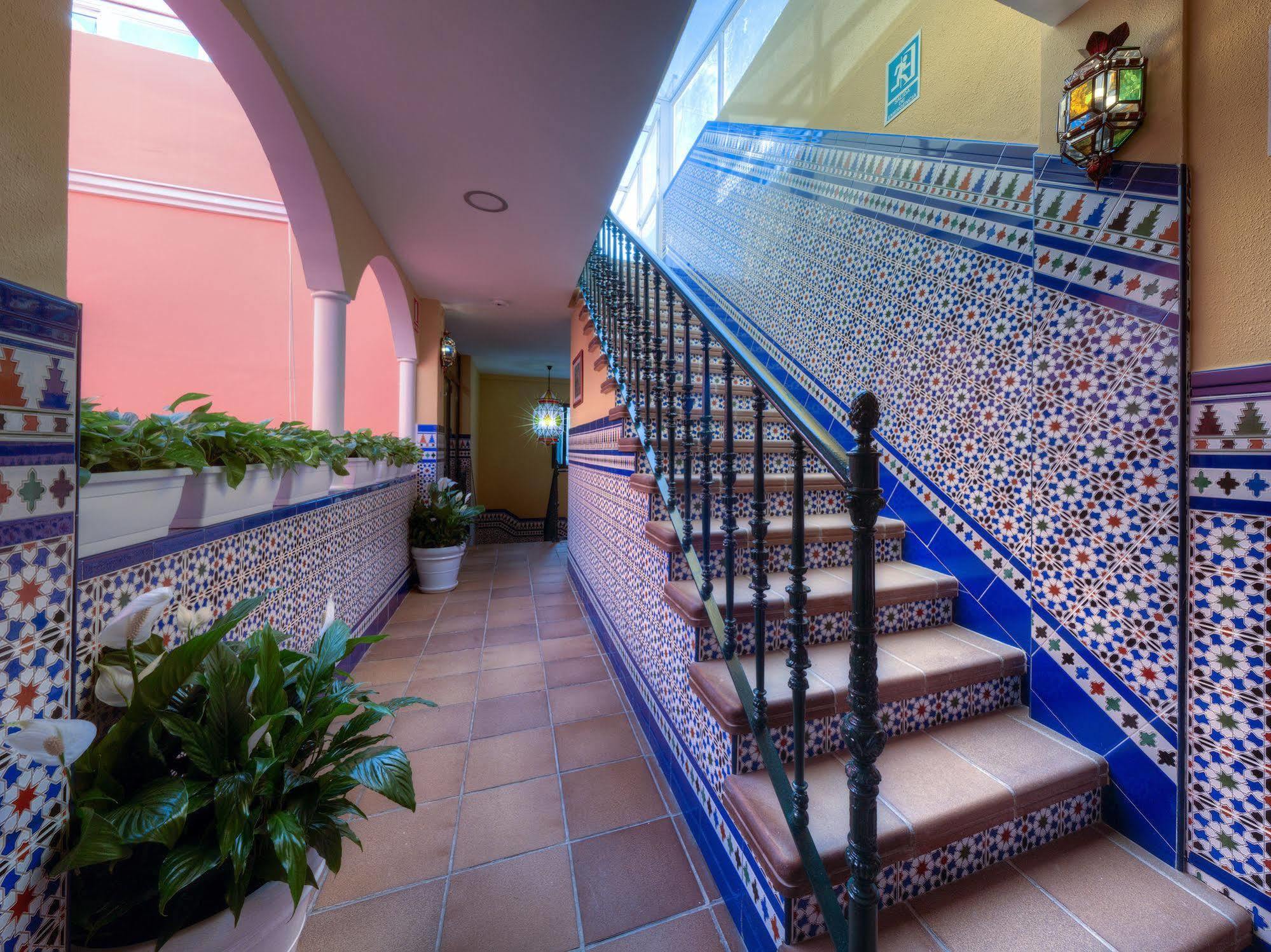 Hotel Dona Lina Sevilla Dış mekan fotoğraf