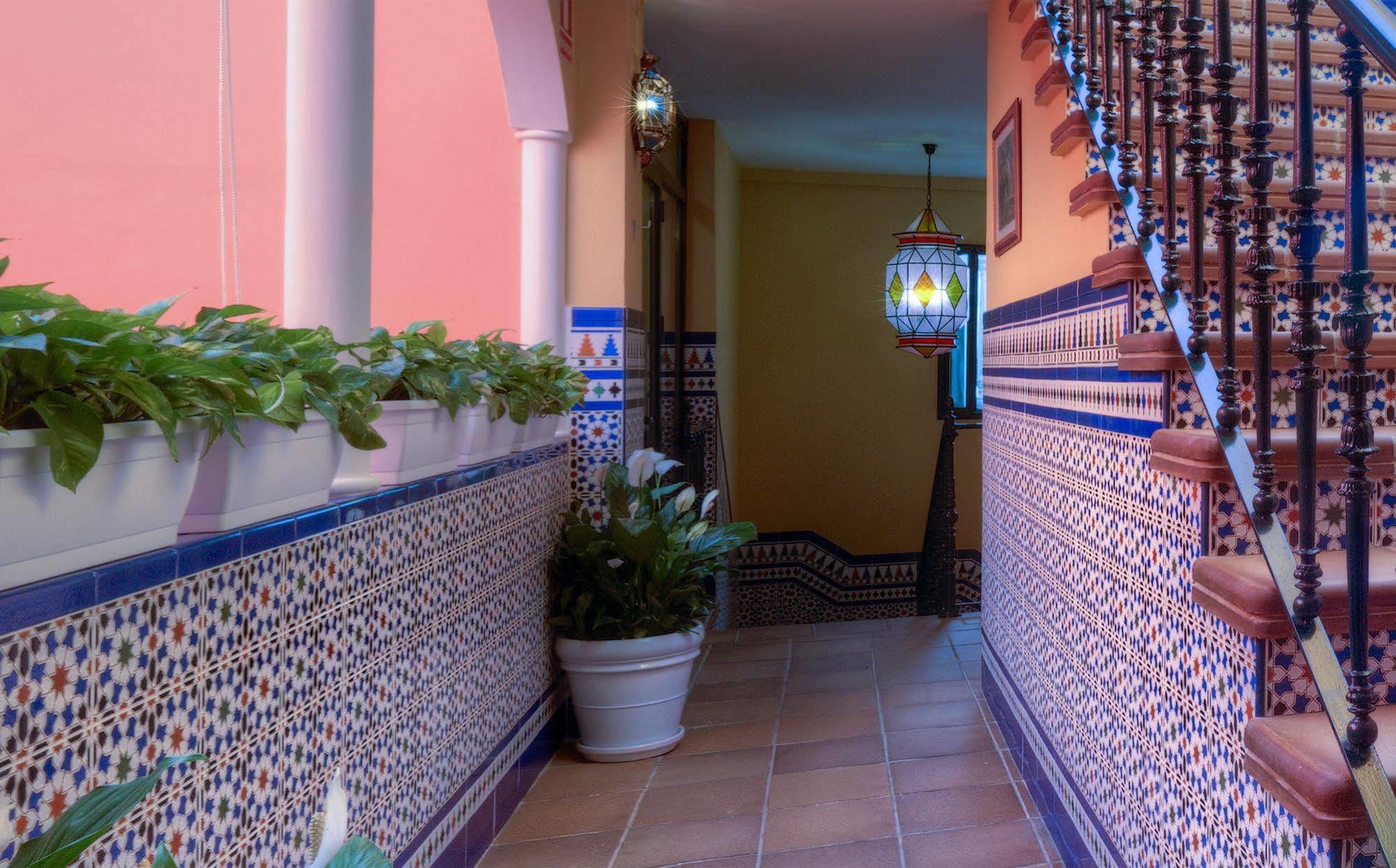 Hotel Dona Lina Sevilla Dış mekan fotoğraf